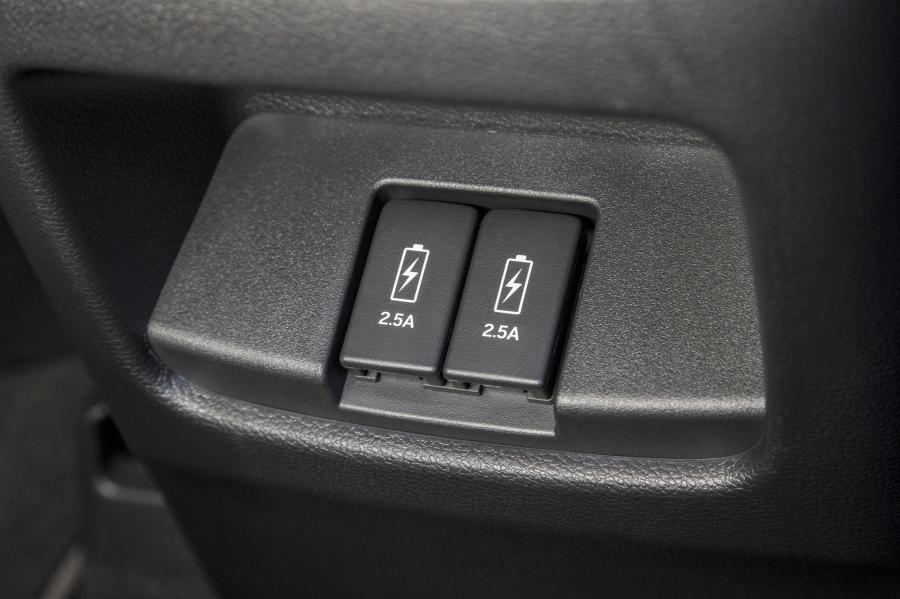 Детали интерьера Honda CR-V 2016 года  (NA) (фото 95 из 157)